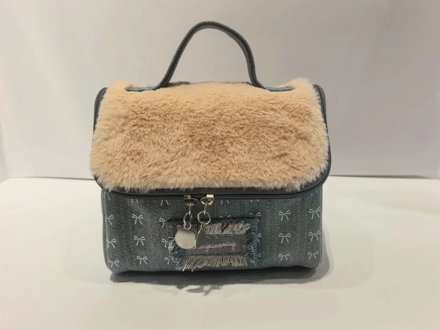 Custom cosmetic bag style